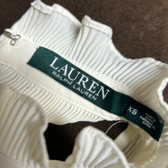 Lauren Ralph Lauren Hi Neck Off White Mini Pleat Peep Shoulder Blouse XS/S - Picture 3 of 11